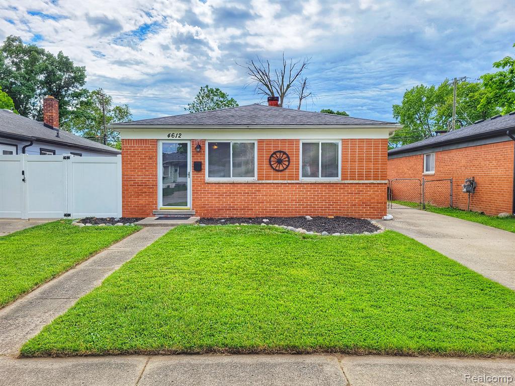 4612 KATHERINE Street, Dearborn Heights, MI 48125 — front exterior