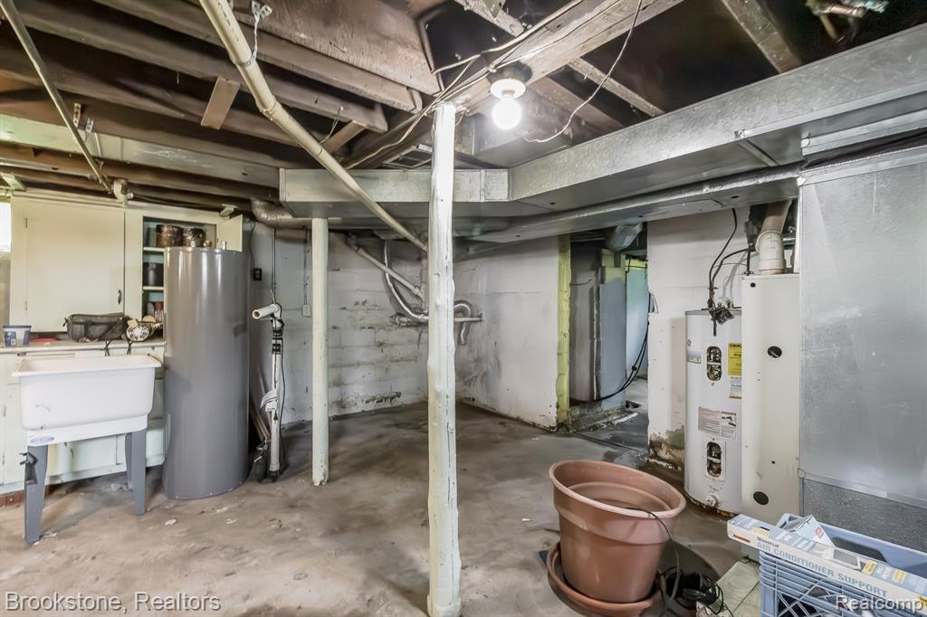 725 E Sherman Street, Holly, MI 48442 — Photo 35