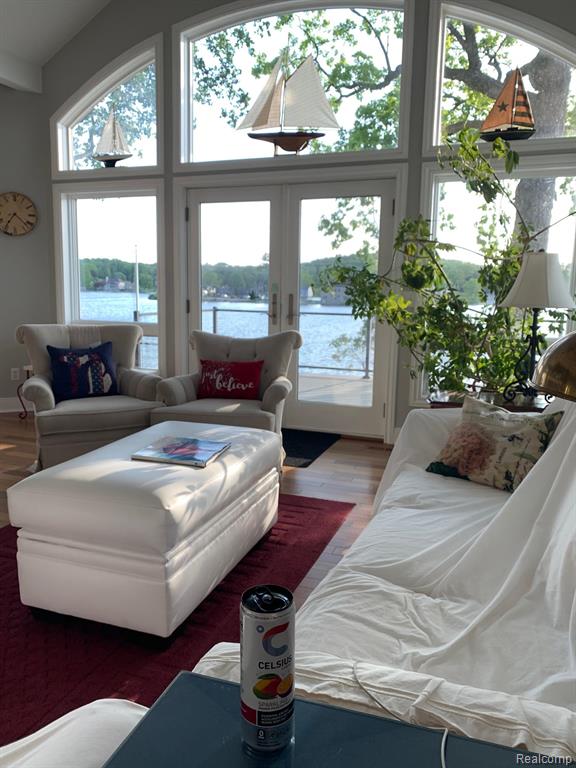 3895 Dorothy -- Main House Lane, Waterford, MI — Photo 15