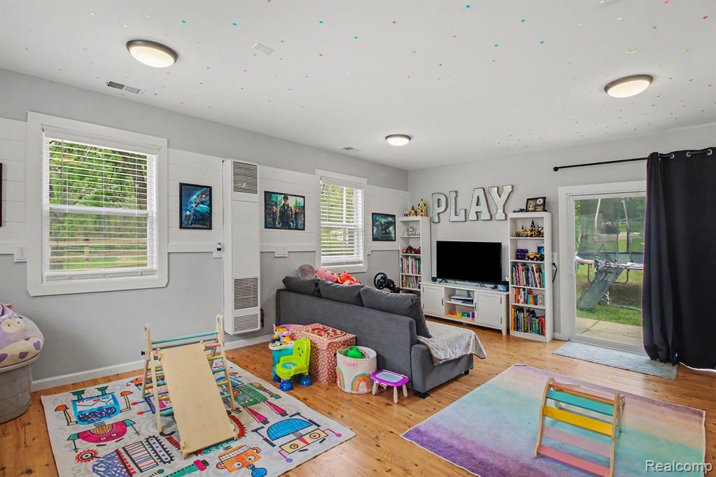 2601 Old Plank Road, Milford, MI 48381 — Photo 18