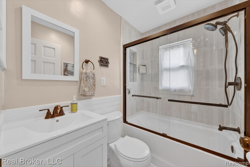 6551 Duffield Street, West Bloomfield, MI 48324 — Photo 16