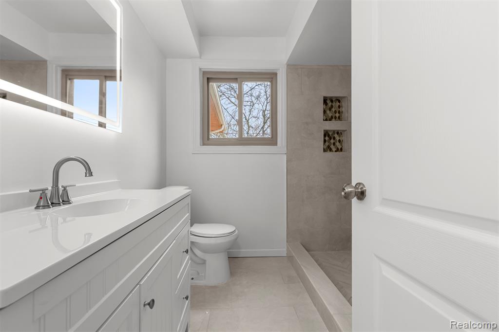 8895 Lenore Ave, Redford, MI 48239 — Photo 18