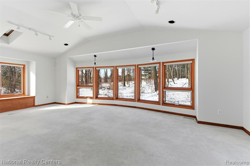 4710 Cove Road, West Bloomfield, MI 48323 — Photo 39