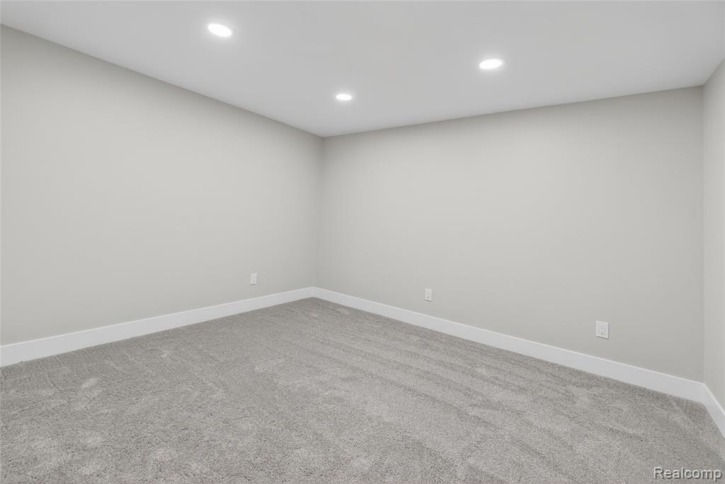 61019 Evergreen Court, South Lyon, MI 48178 — Photo 38