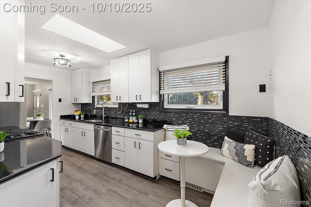 7496 Cornwall Court, West Bloomfield, MI — Photo 15