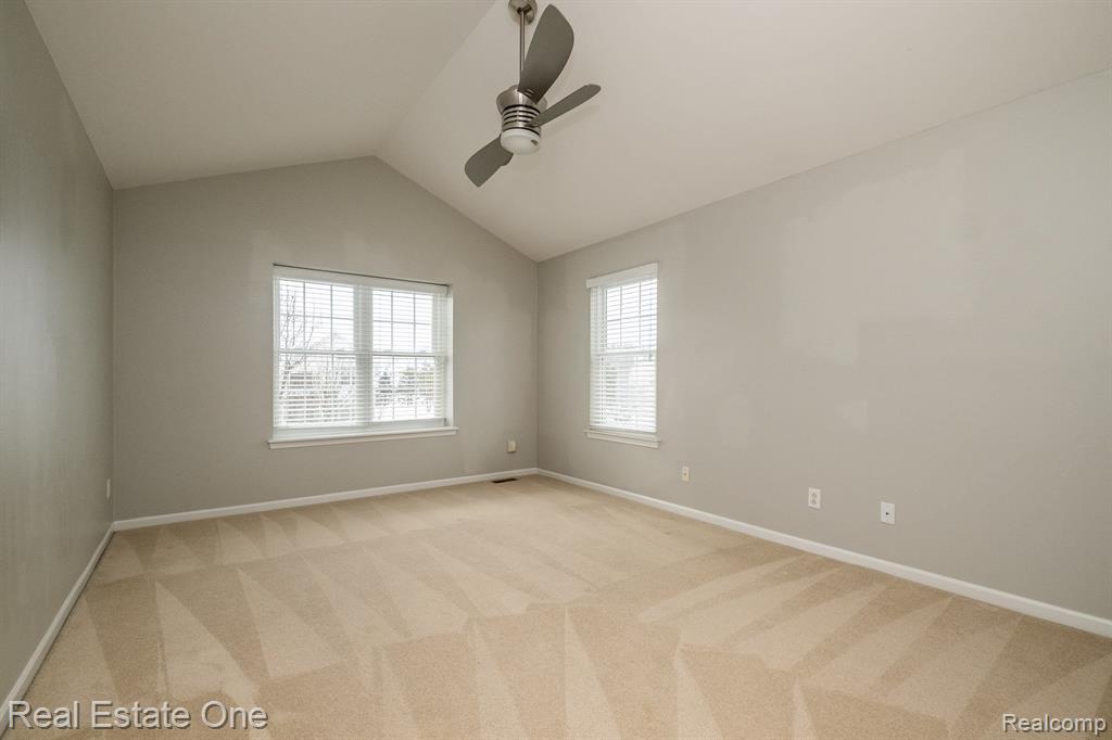 1092 CHESTNUT Lane, South Lyon, MI 48178 — Photo 39