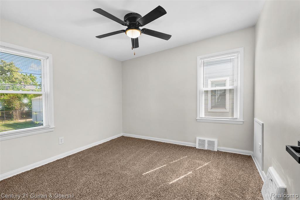 582 Mill Street, Lincoln Park, MI 48146 — Photo 11