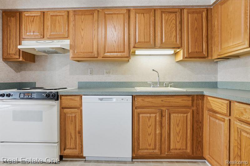 30475 W 14 Mile Road, 77, Farmington Hills, MI 48334 — Photo 11