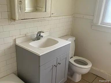 2919 GLENDALE Street, Detroit, MI 48238 — Photo 6