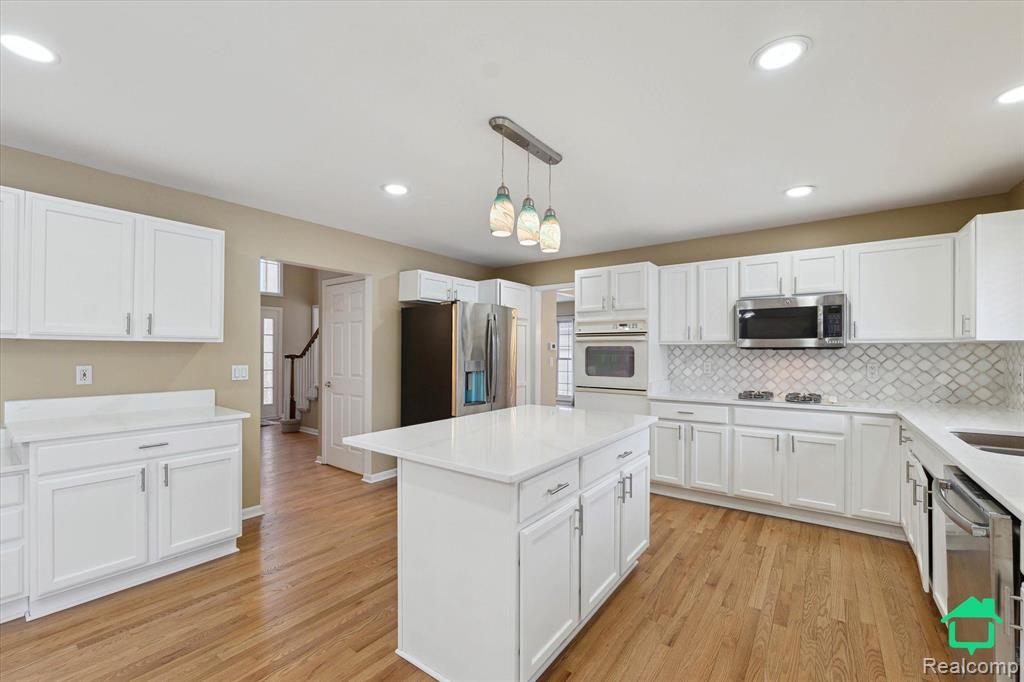 51065 Weston Drive, Plymouth, MI 48170 — Photo 15