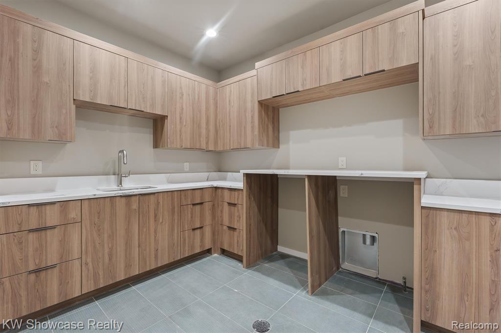2559 Crystal Lake Drive, Commerce Twp, MI 48382 — Photo 40