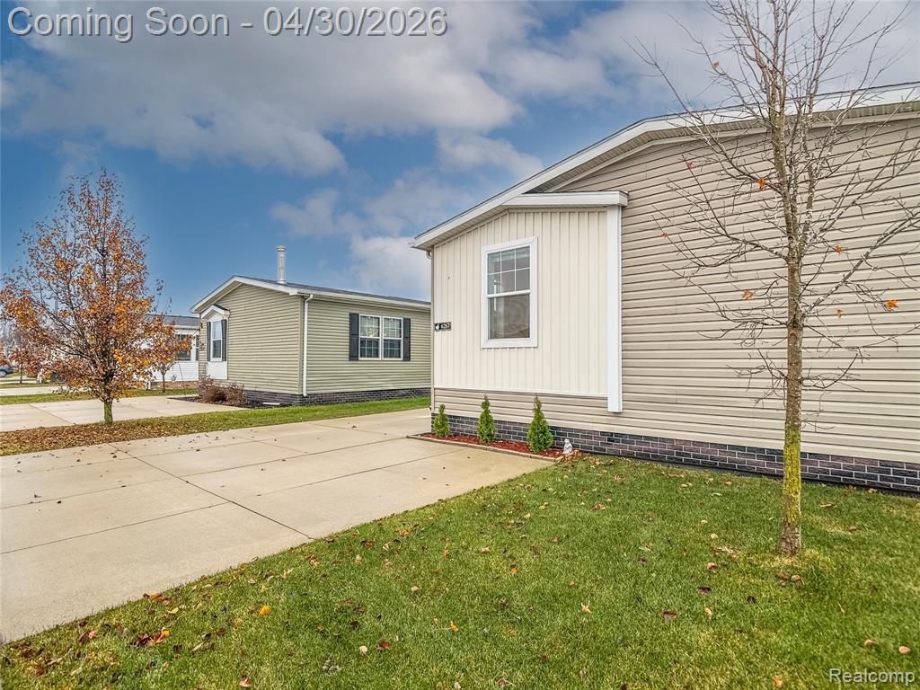 6267 Imperial Dr., Fenton, MI 48430 — Photo 2
