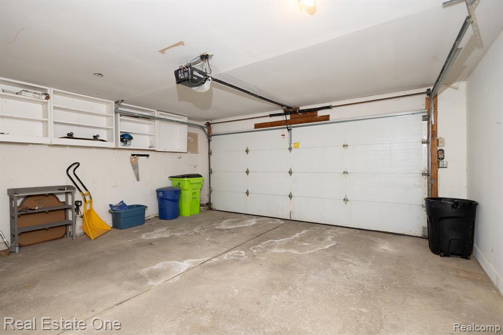 6407 Buxton Court, West Bloomfield, MI — Photo 40