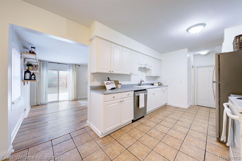 7865 KAISER Street, Canton, MI 48187 — Photo 8