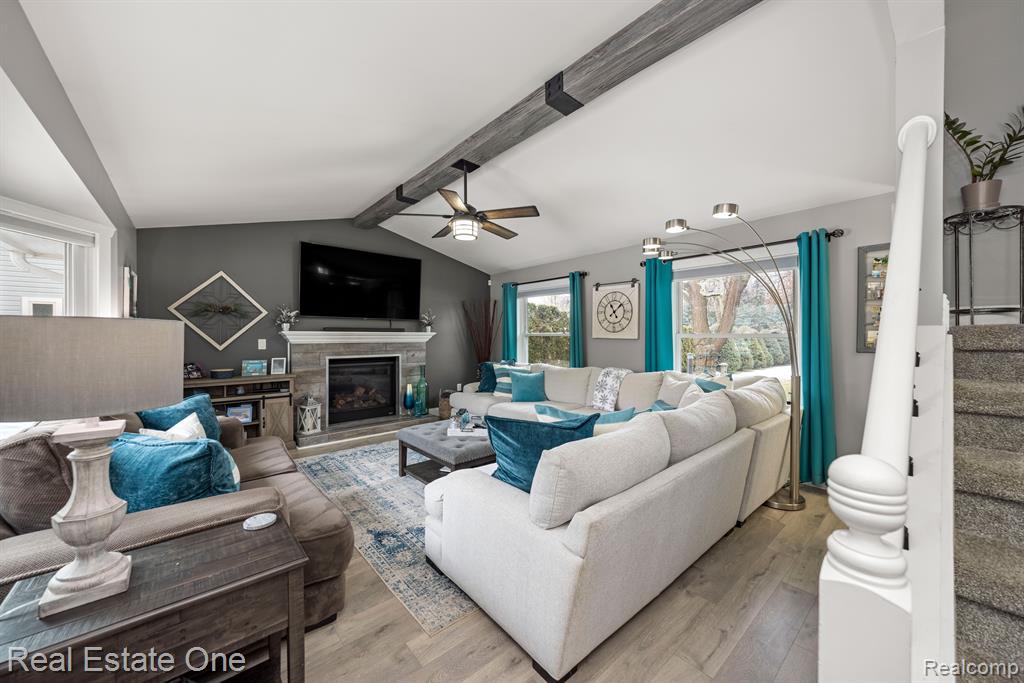 4083 W MAPLE Road, Wixom, MI 48393 — Photo 5