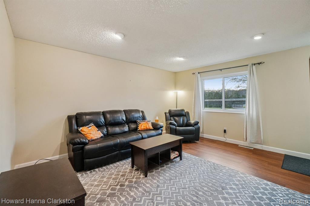 7220 Bluewater Drive, 141, Clarkston, MI 48348 — Photo 3