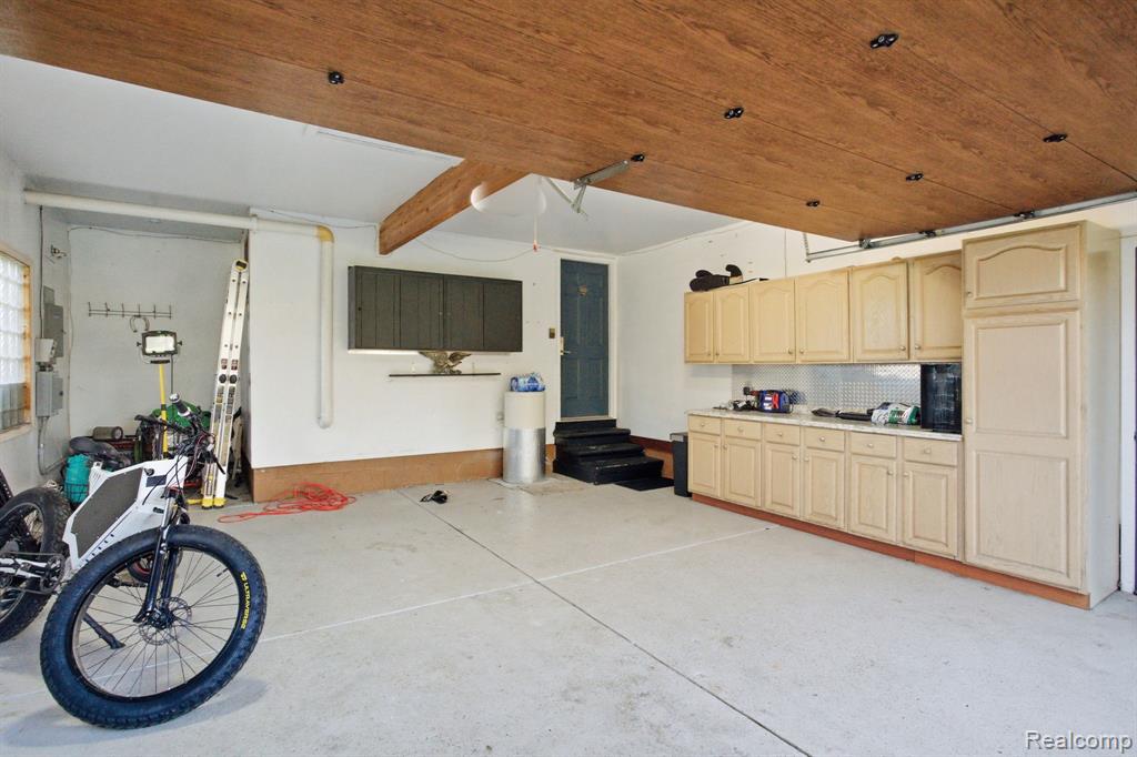 2411 Wixom Trail, Milford, MI 48381 — Photo 39