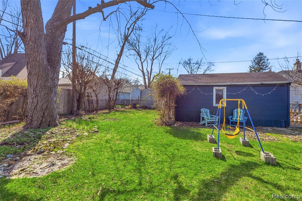 2193 Cambridge Road, Berkley, MI 48072 — Photo 30