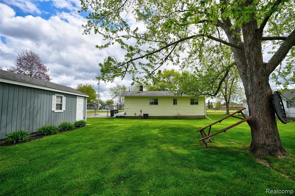6087 E Hill Road, Grand Blanc, MI 48439 — Photo 9