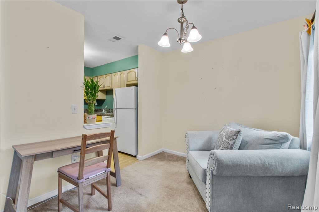 33905 Pondview Circle, Livonia, MI 48152 — Photo 8