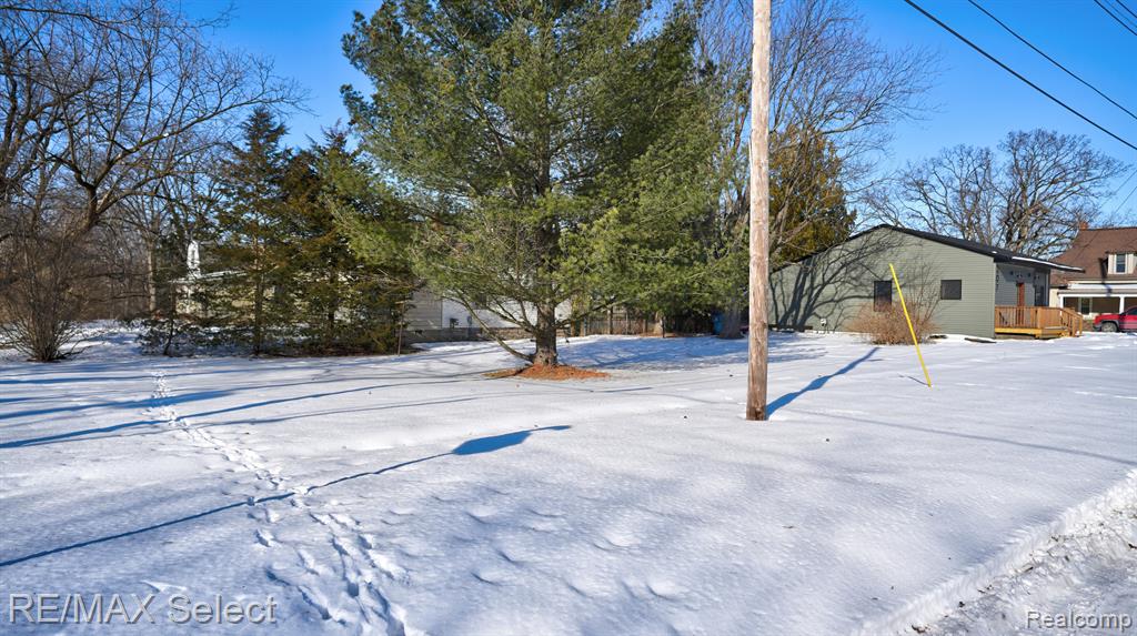 207 CLARENCE Street, Holly, MI 48442 — Photo 7
