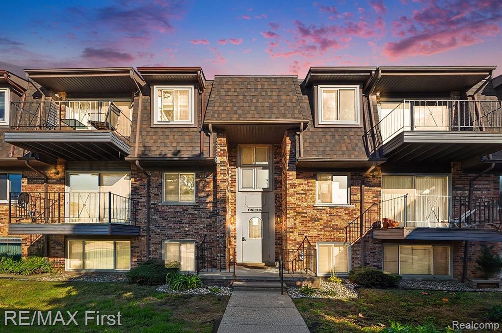 519 Riviera Drive, Saint Clair Shores, MI 48080