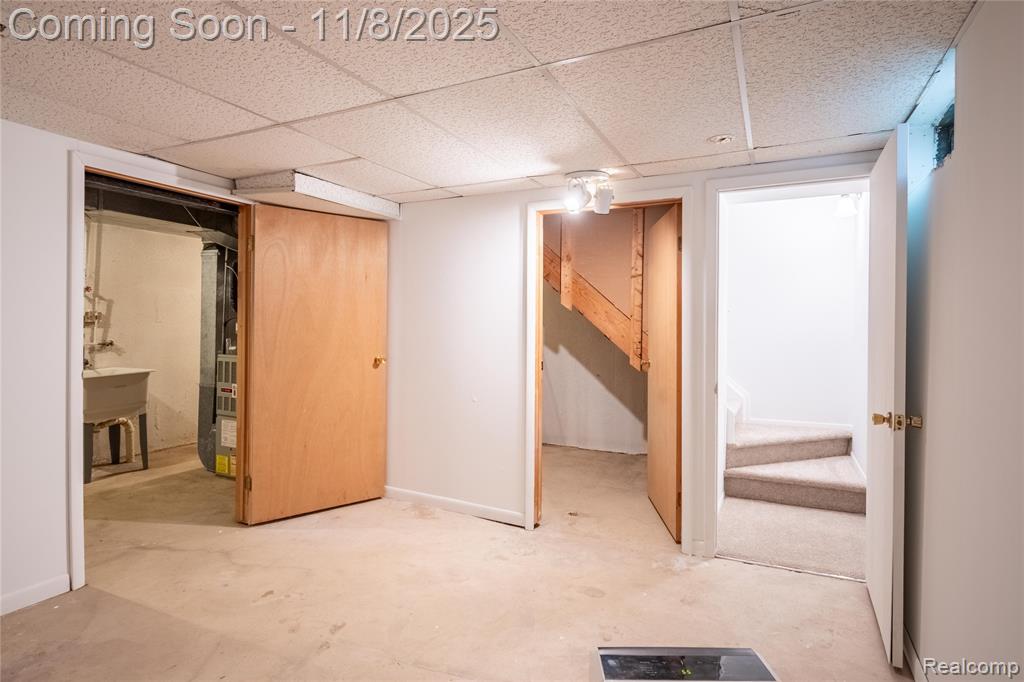 285 Inlet Court, Walled Lake, MI 48390 — Photo 22