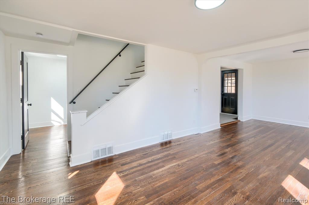5447 Sitka Street, Burton, MI 48519 — Photo 12