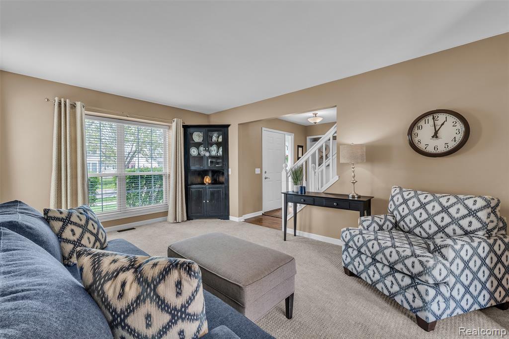 944 S Parkwood Drive, South Lyon, MI 48178 — Photo 24