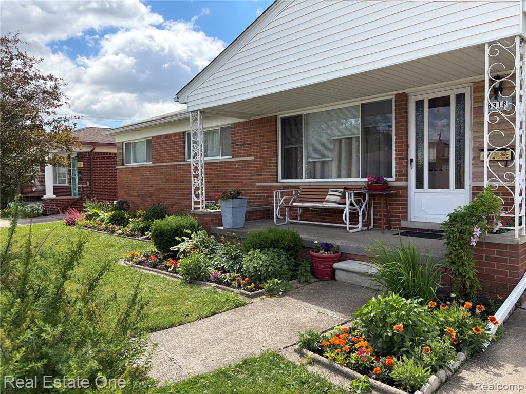 8318 Stanley Drive, Warren, MI 48093 — front exterior