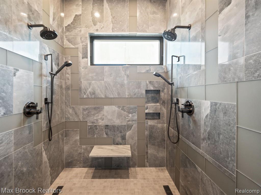 4890 Charing Cross Road, Bloomfield Hills, MI 48304 — Photo 25