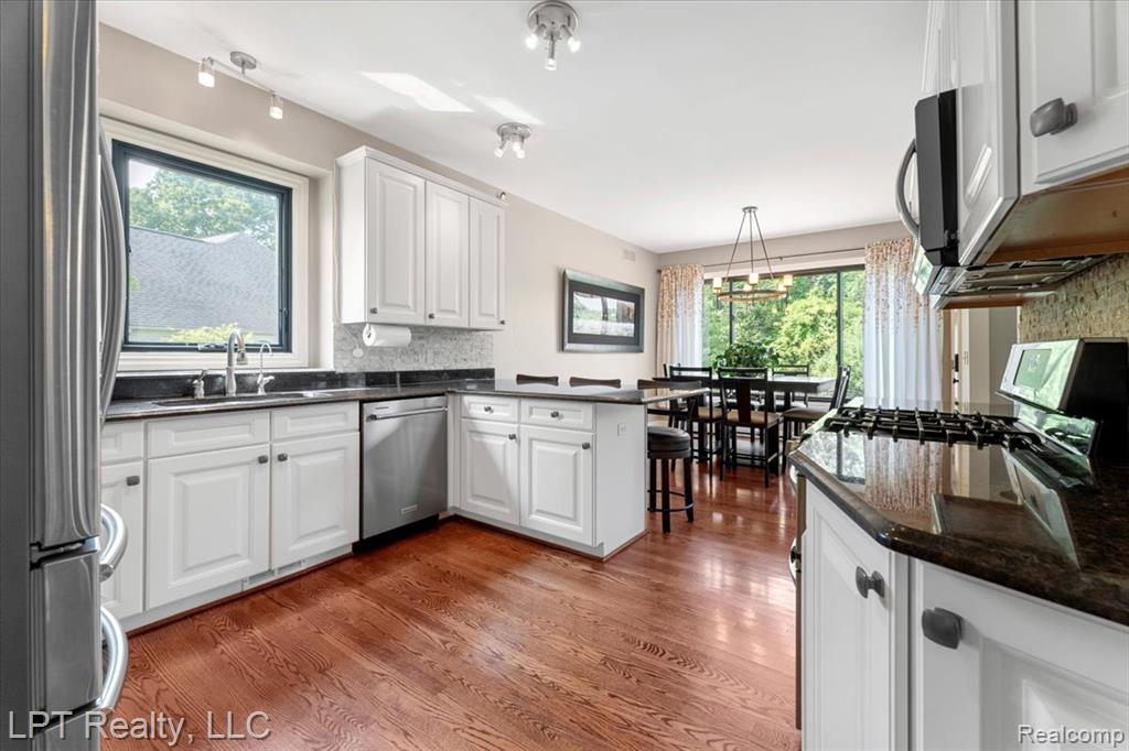 8617 Bonaventure Drive, Brighton, MI 48116 — Photo 12