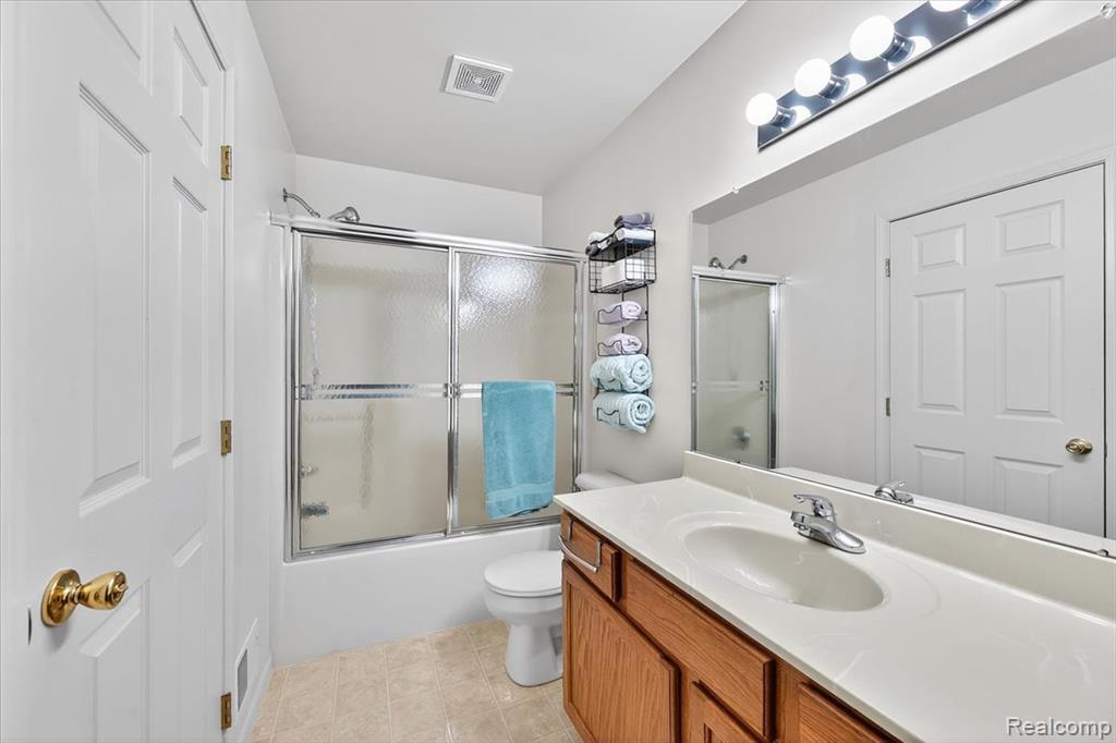 634 Eastway Circle, Lapeer, MI 48446 — Photo 17