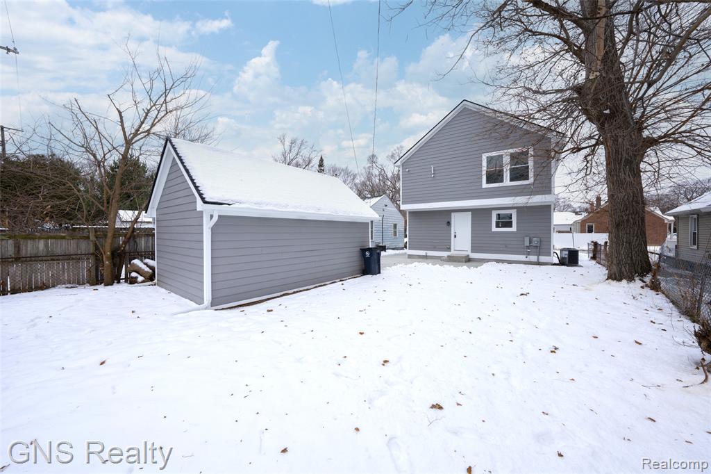 718 Devillen Avenue, Royal Oak, MI 48073 — Photo 8
