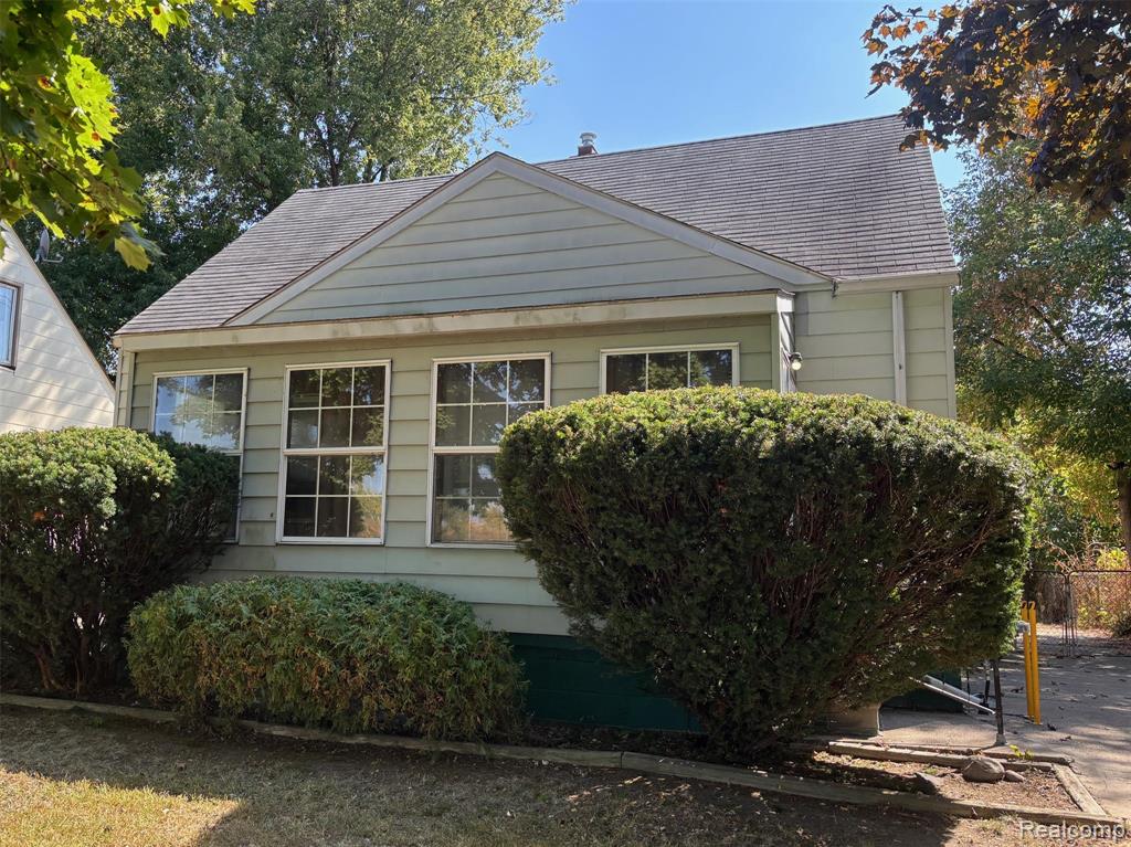 701 W BRICKLEY Avenue, Hazel Park, MI 48030 — front exterior