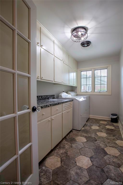 9270 Hidden Valley Court, Grand Blanc, MI 48439 — Photo 25
