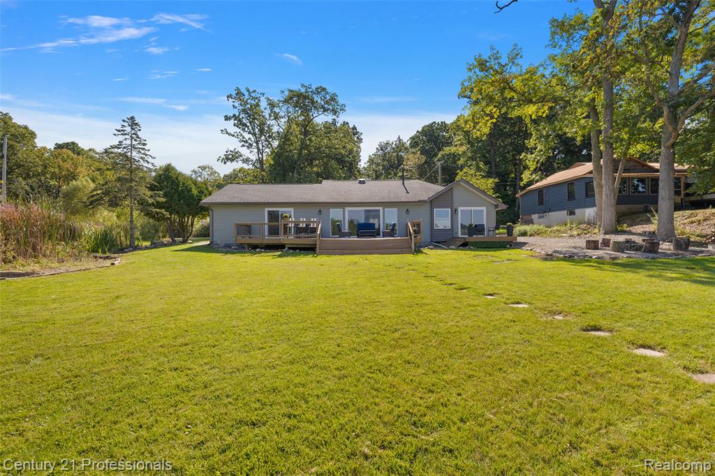 2679 Lakeview Drive, Ortonville, MI 48462 — Photo 58