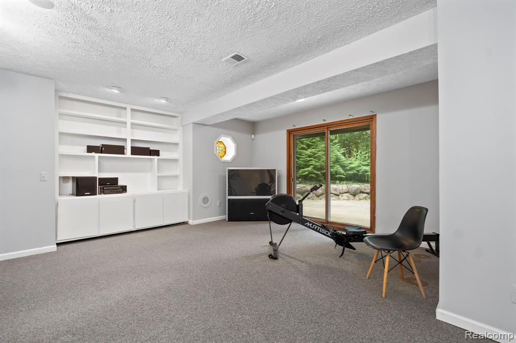 4540 Rolling Pine Court, West Bloomfield, MI 48323 — Photo 35