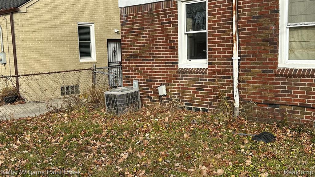 20616 Beaufait Street, Harper Woods, MI 48225 — Photo 25