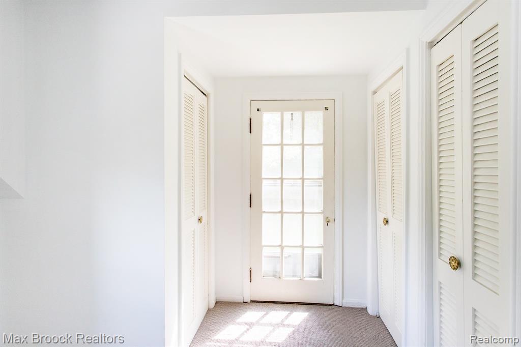 25830 Berkley Avenue, Huntington Woods, MI — Photo 23