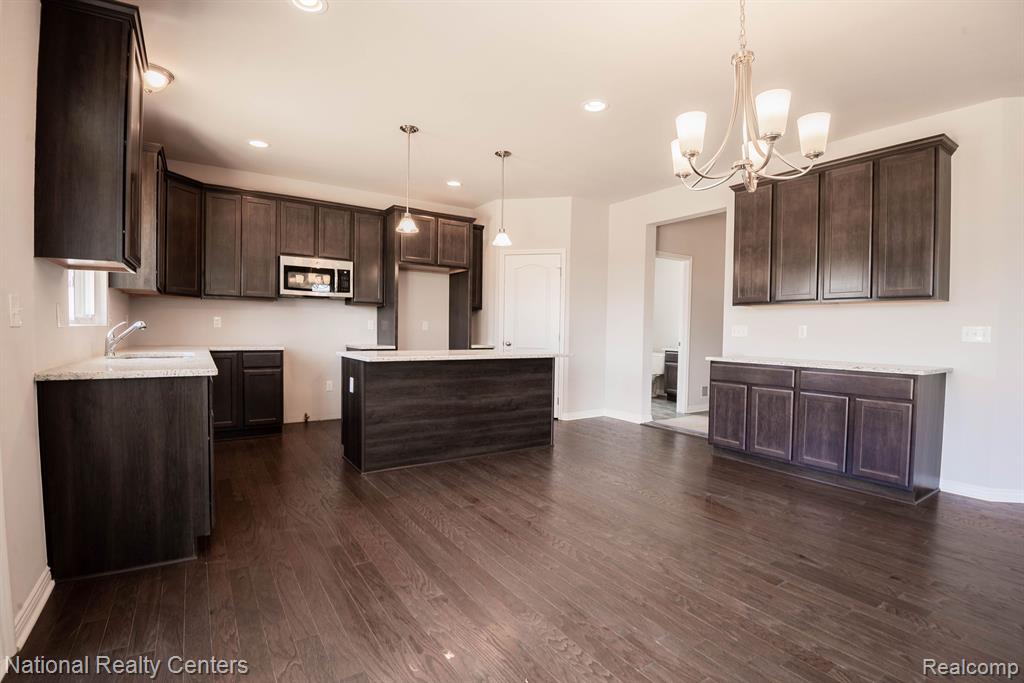 10475 Valley Drive, Goodrich Vlg, MI — Photo 7