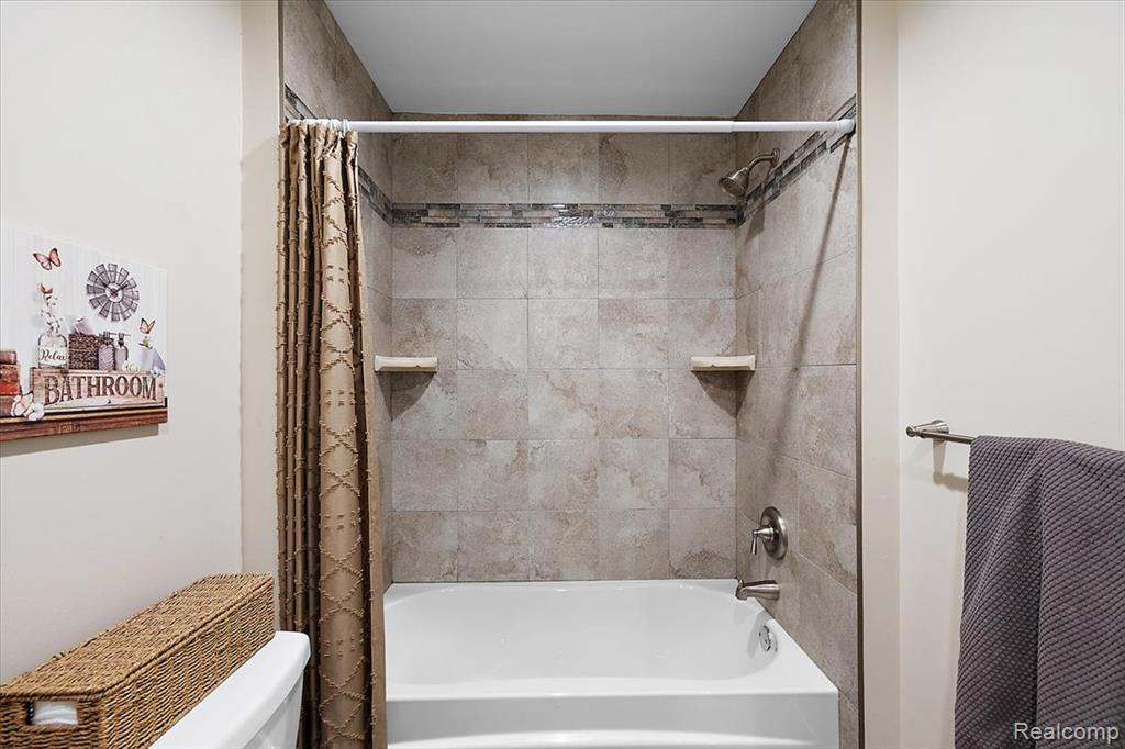 35526 Brooke Circle, New Baltimore, MI 48047 — Photo 18