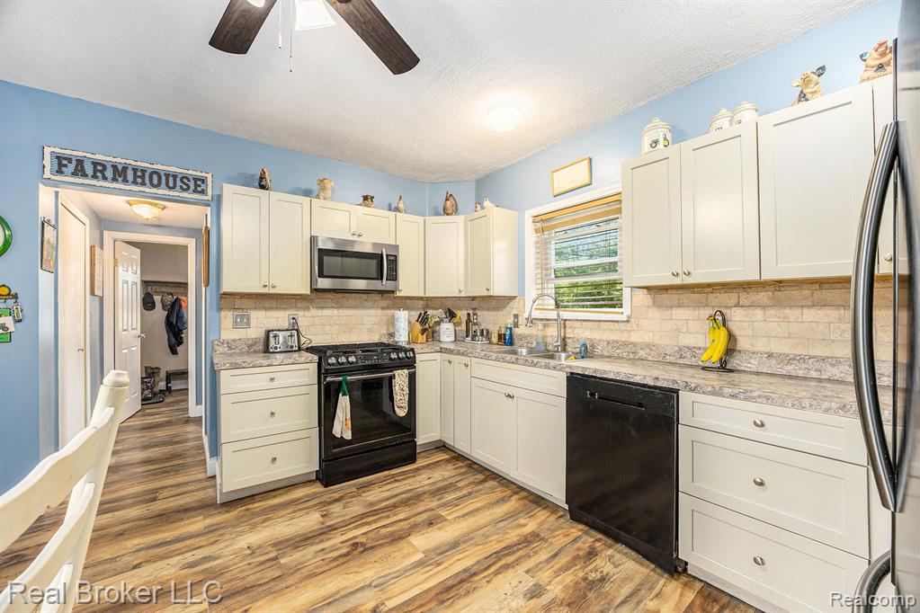 3068 Wade Road, Capac, MI 48014 — Photo 10