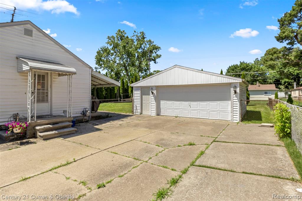 6141 N Gulley Road, Dearborn Heights, MI 48127 — Photo 15