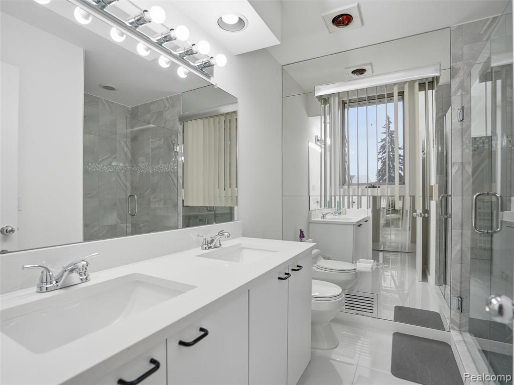 3827 Manchester Court, Bloomfield Hills, MI 48302 — Photo 35