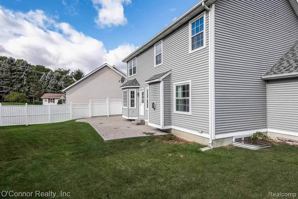 955 Covington, Marysville, MI 48040 — Photo 32