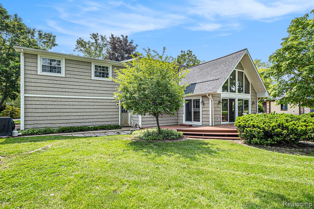 9818 BURNING TREE Drive, Grand Blanc, MI 48439 — Photo 47