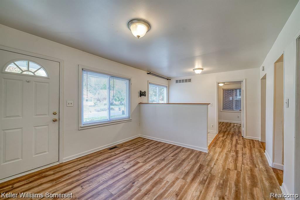 861 W LEWISTON Avenue, Ferndale, MI 48220 — Photo 3