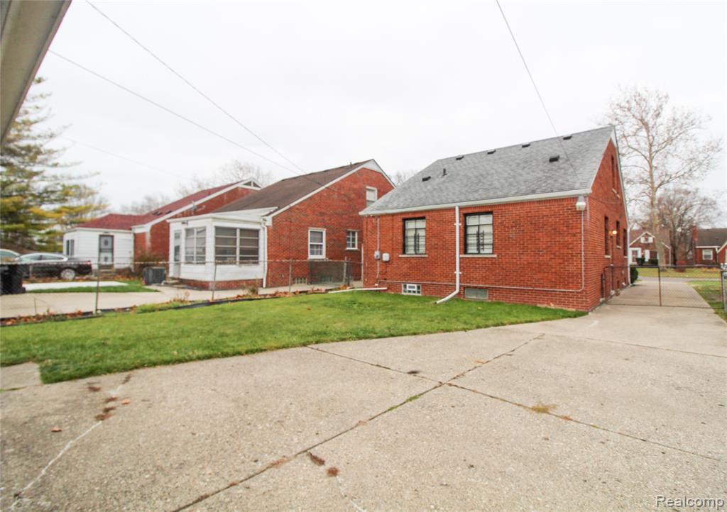 15611 Spring Garden Street, Detroit, MI 48205 — Photo 27