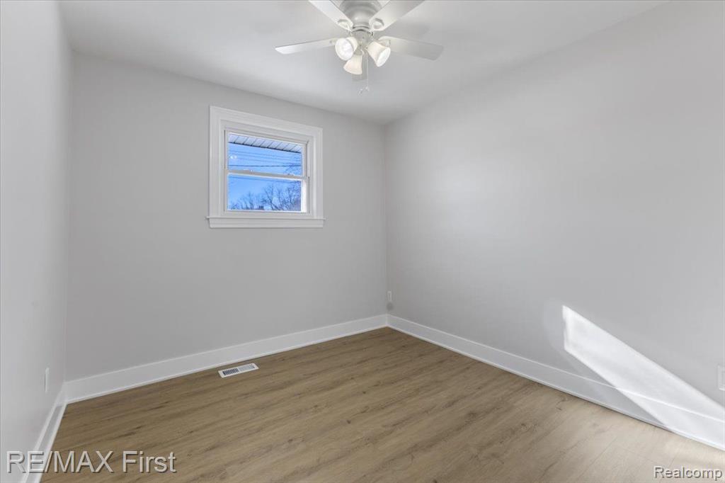 532 NICHOLS Road, Auburn Hills, MI 48326 — Photo 27